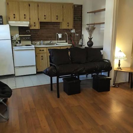 Awesome Cozy 1 Bedroom Coachhouse Τορόντο Εξωτερικό φωτογραφία