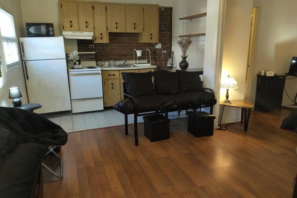 Awesome Cozy 1 Bedroom Coachhouse Τορόντο Εξωτερικό φωτογραφία
